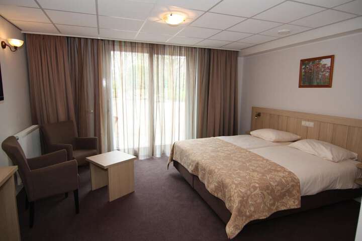 Room 14 of 53