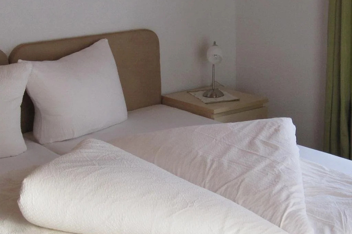 Room 2 of 12