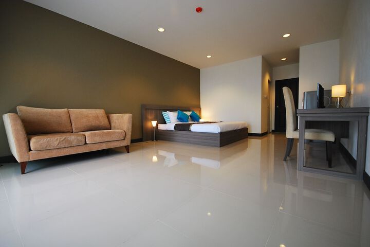 Room 4 of 19