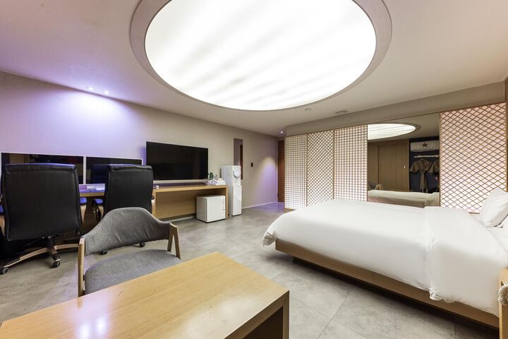 Room 78 of 120