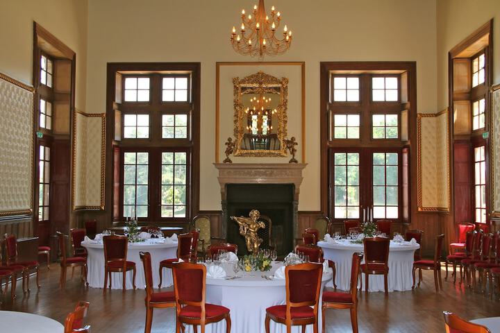 Ballroom/Hall 44 of 55
