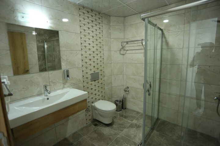 Room 16 of 21