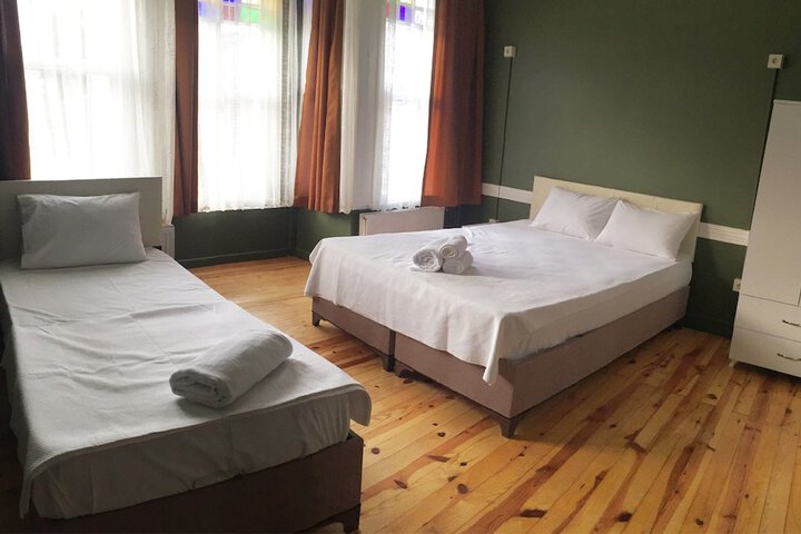 Room 32 of 63
