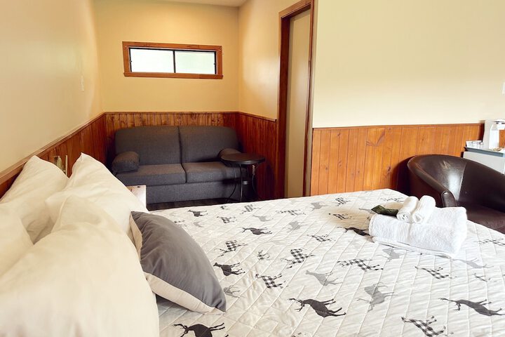 1 Queen Bed (9 of 26)