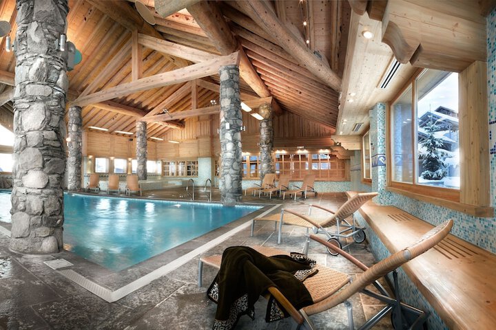Hotel with Pool