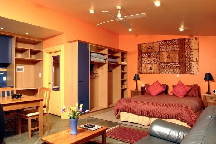 Room 3 of 80