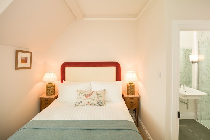 Room 119 of 373
