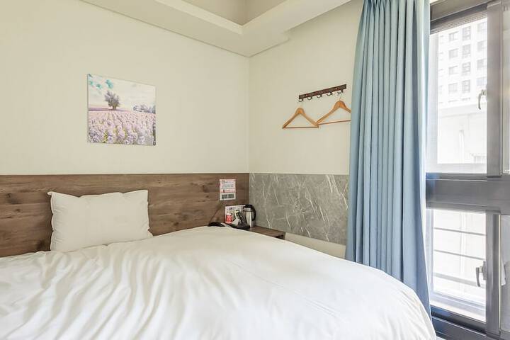Hotel 99