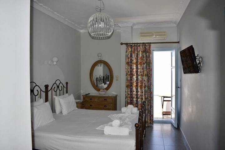 Room 46 of 90