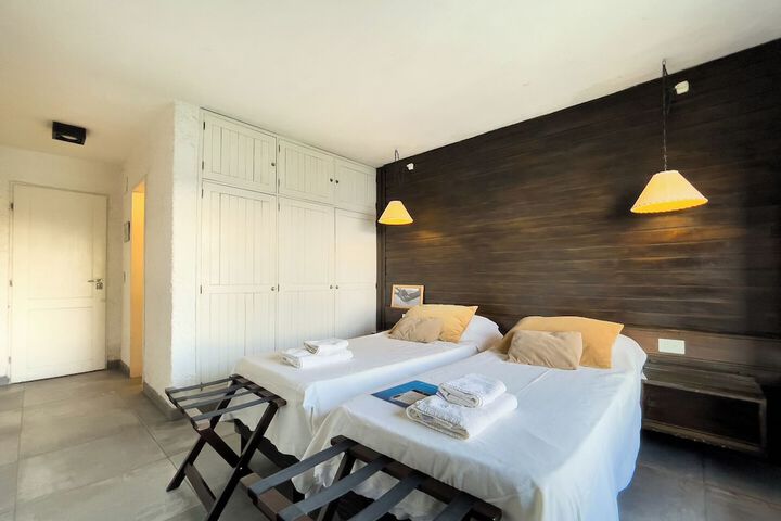 Room 9 of 48