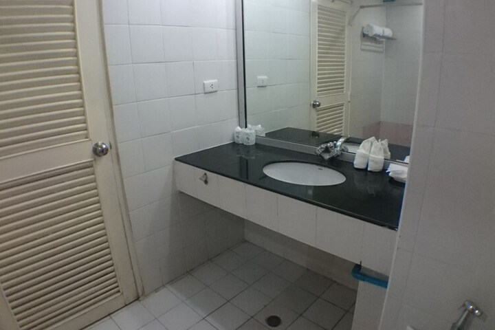 Room 55 of 73