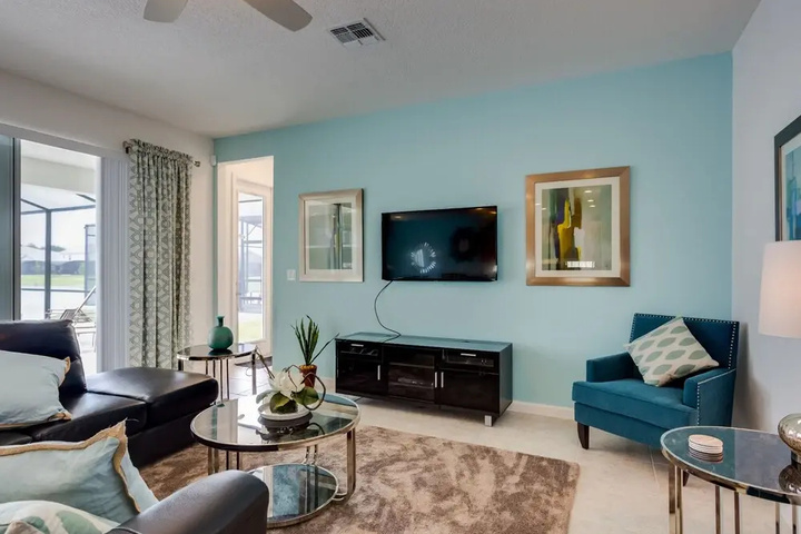 Room 4 of 23