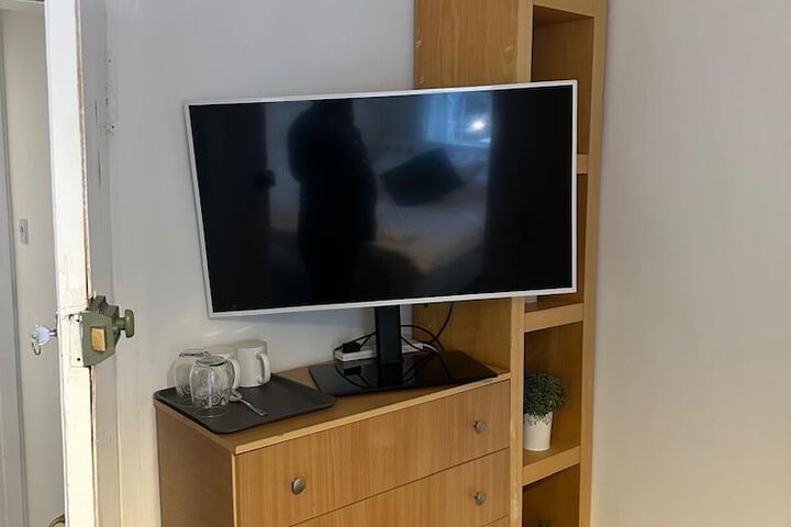 Room 2 of 23