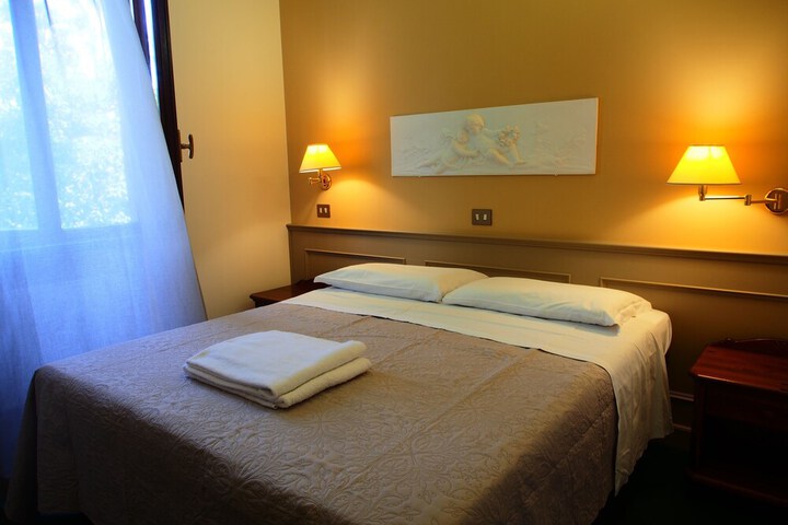 Room 10 of 54
