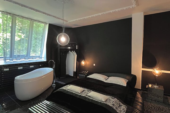 Room 22 of 106