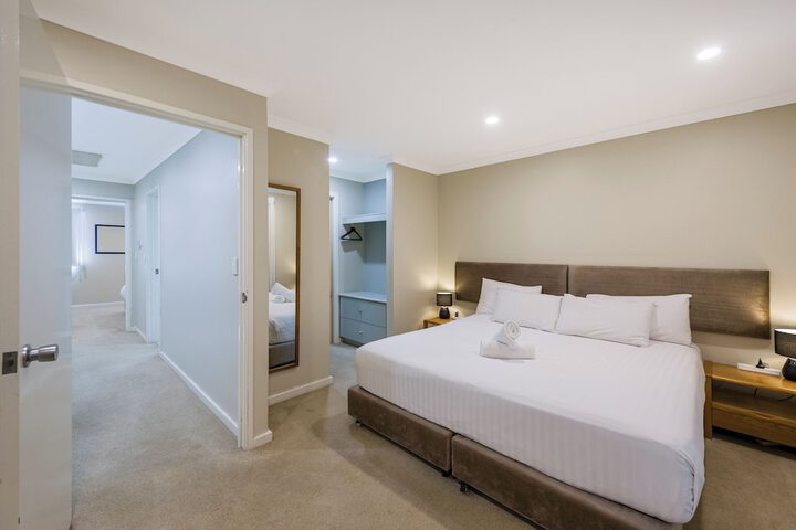 Room 2 of 104