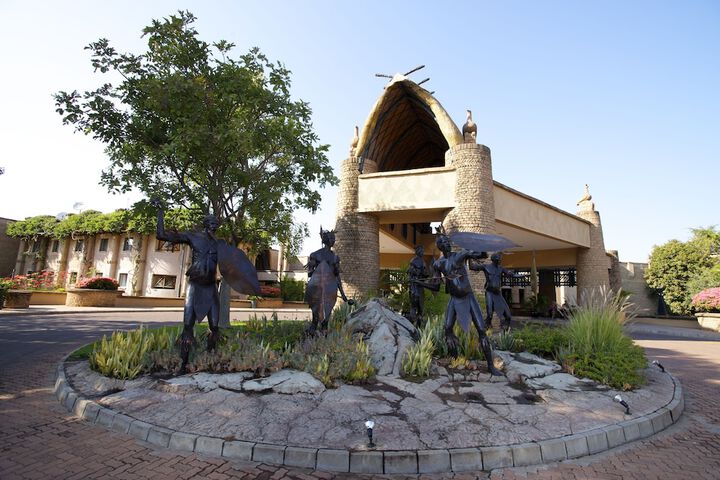 Hotel Exterior 112 of 126