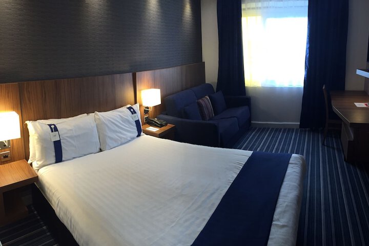 Room 5 of 35