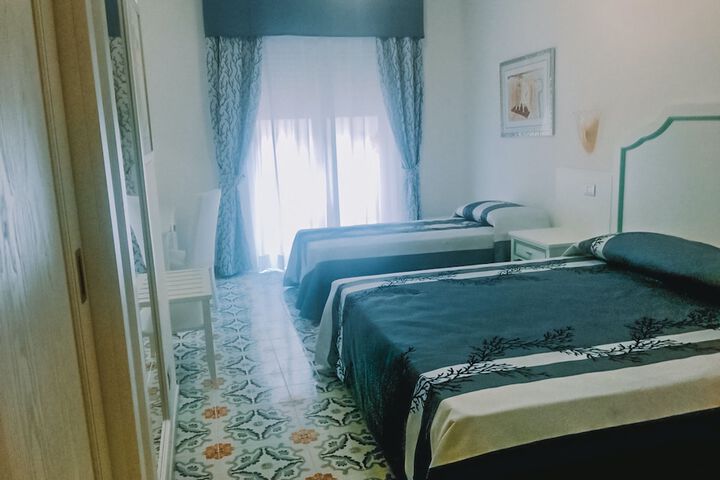 Room 8 of 71