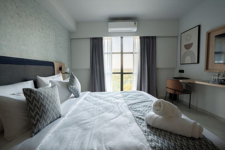 Room 12 of 90