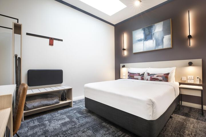 Room 8 of 62