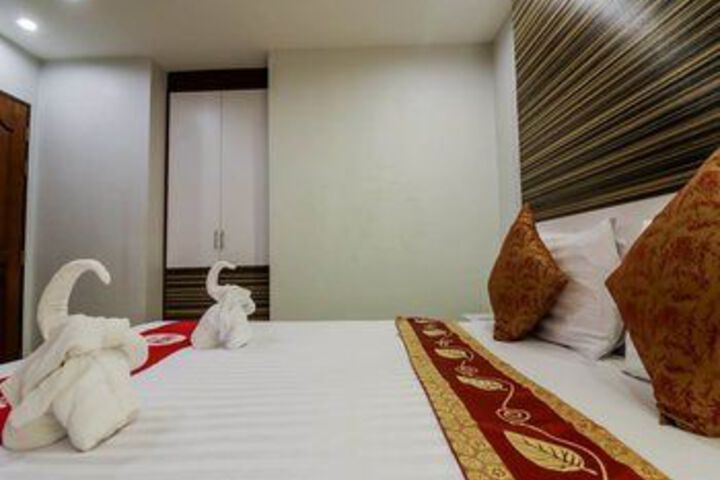 Room 4 of 24