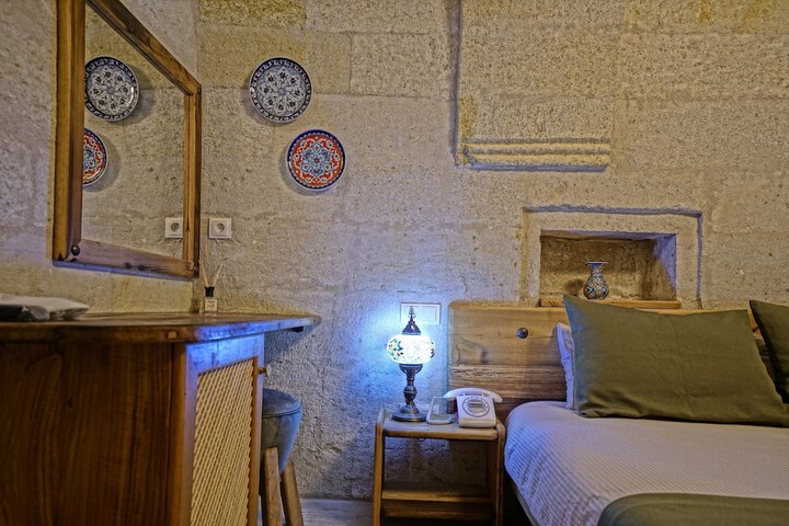Room 33 of 90