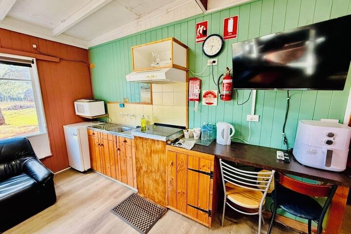 Room 102 of 180