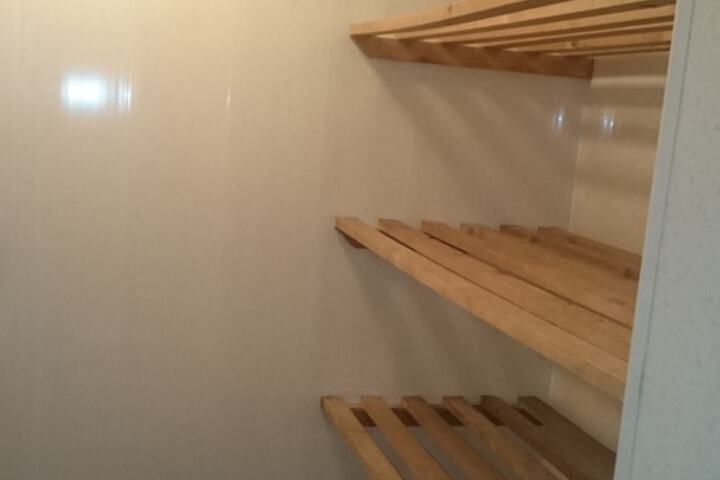 Room 10 of 96