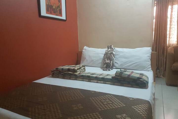 Room 9 of 20