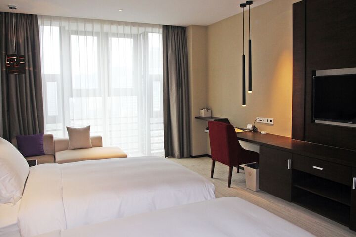 Room 5 of 60