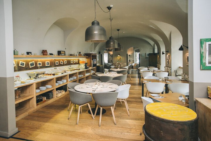 Dining 55 of 69