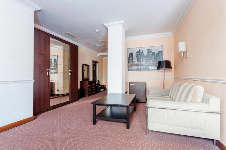Room 37 of 65