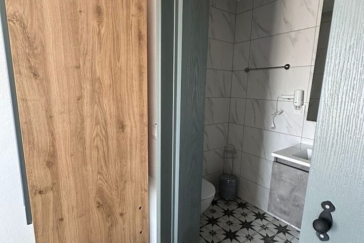 Room 26 of 37