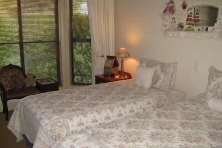 Room 6 of 18