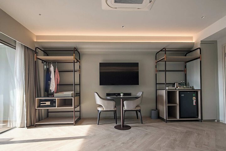 Room 69 of 212