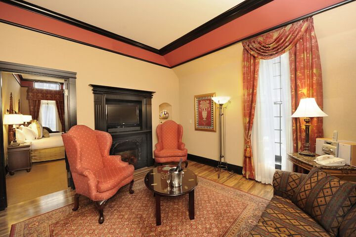 Room 7 of 24