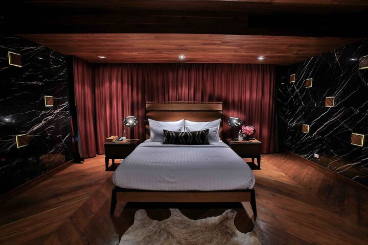 Room 16 of 331