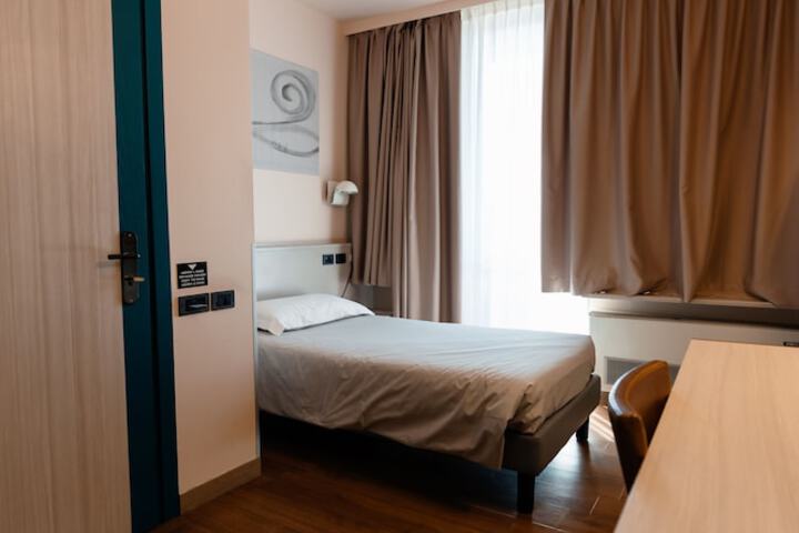 Room 15 of 70