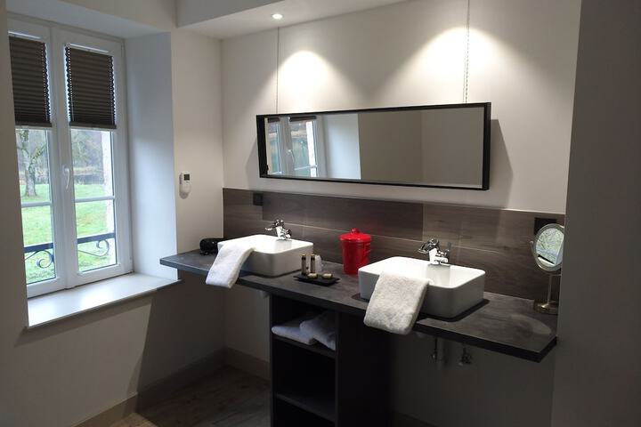 Room 15 of 63