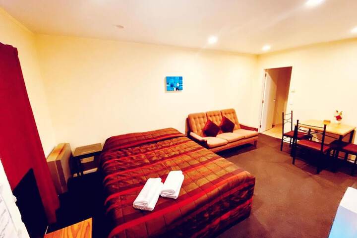 Room 14 of 28