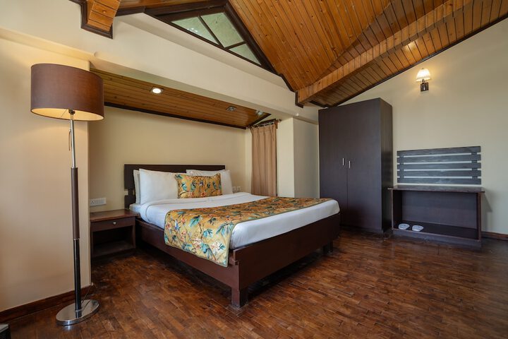Room 12 of 63