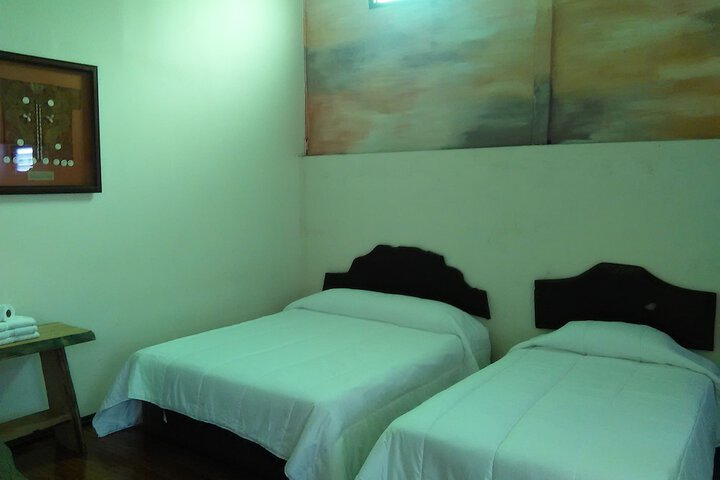 Room 10 of 36