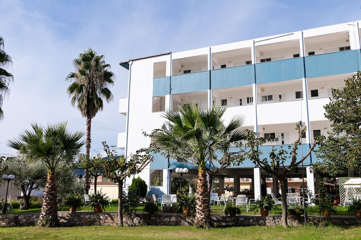 Zoe Seaside in Istiaia-Aidipsos