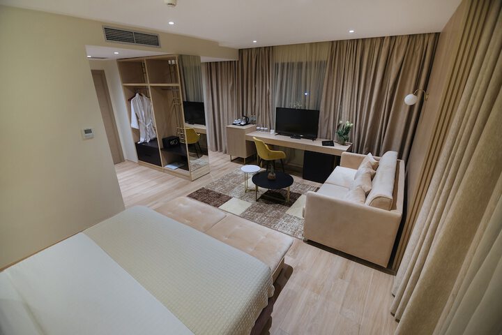Room 15 of 43