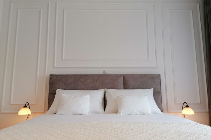 Room 26 of 102