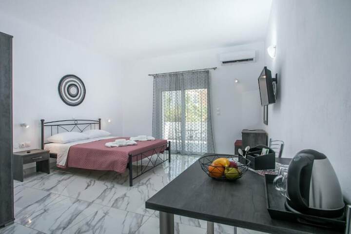 Room 6 of 15