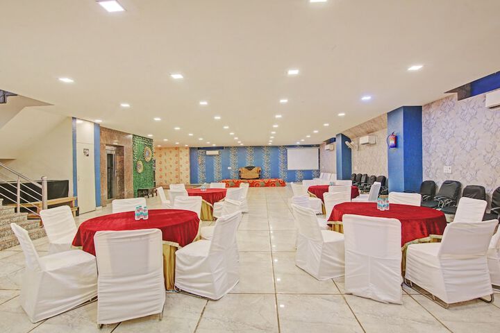 Ballroom/Hall 33 of 36