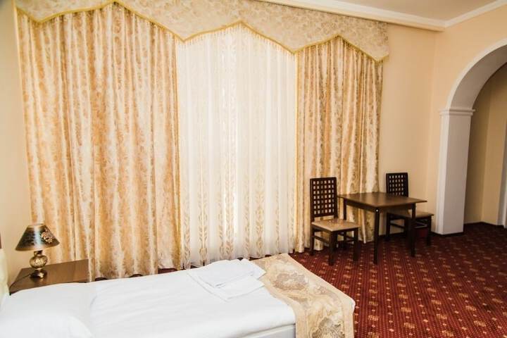 Room 15 of 60