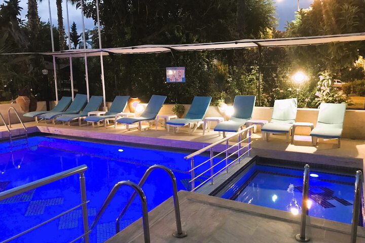 Pool 26 of 36